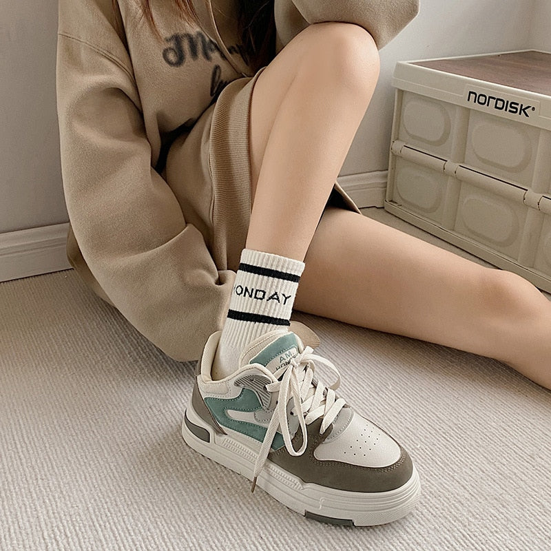 xiangtuibao White Shoes for Women In Autumn and Winter, Versatile High Rise Shoes, New Student Light Sports Shoes women shoes