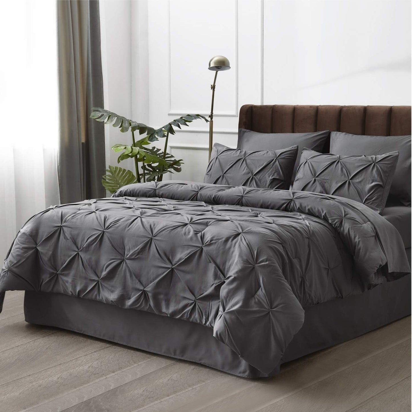 5-Piece/7-Piece Pinch Pleat Comforter Bedding Set - Luxurious Soft Bed Set with Comforter, Sheets, Pillowcases, Shams, and Stylish Pinch Pleat Design for a Cozy Sleeping Experience