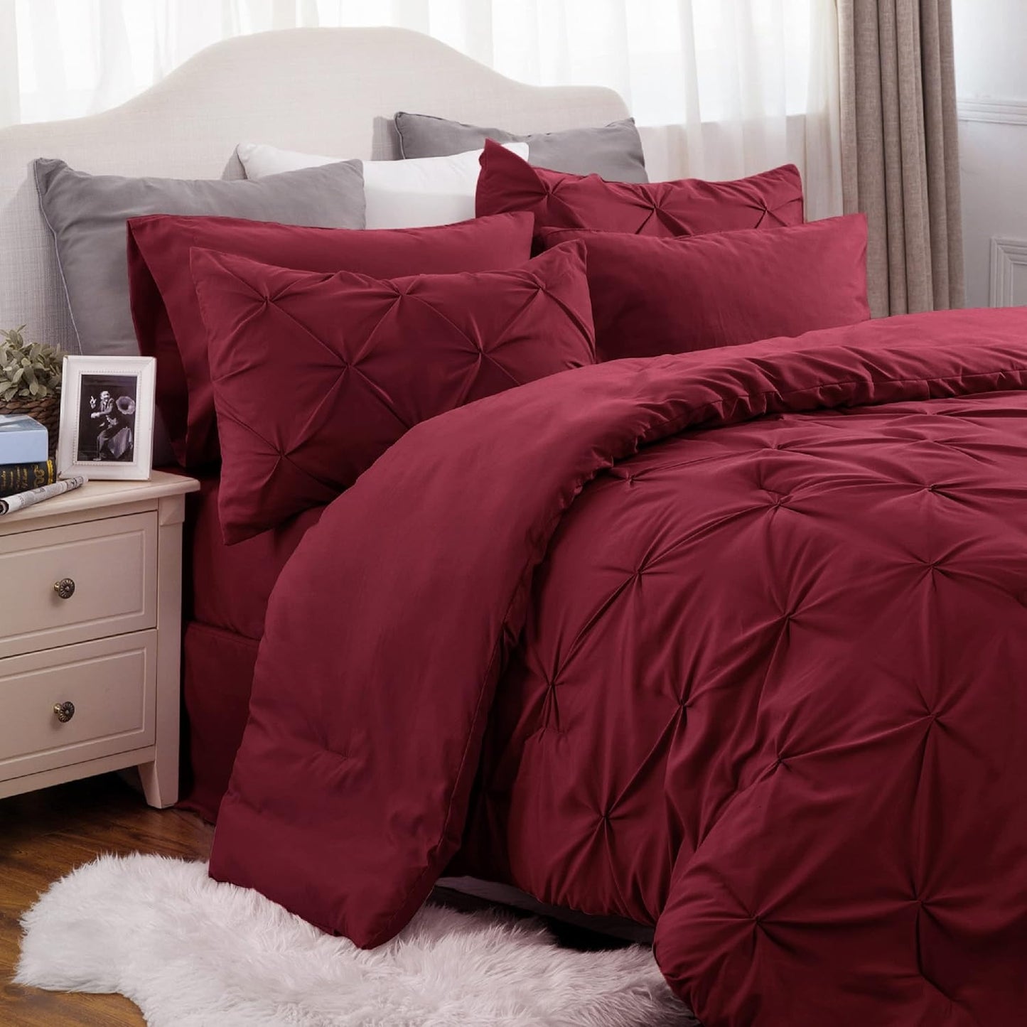 5-Piece/7-Piece Pinch Pleat Comforter Bedding Set - Luxurious Soft Bed Set with Comforter, Sheets, Pillowcases, Shams, and Stylish Pinch Pleat Design for a Cozy Sleeping Experience