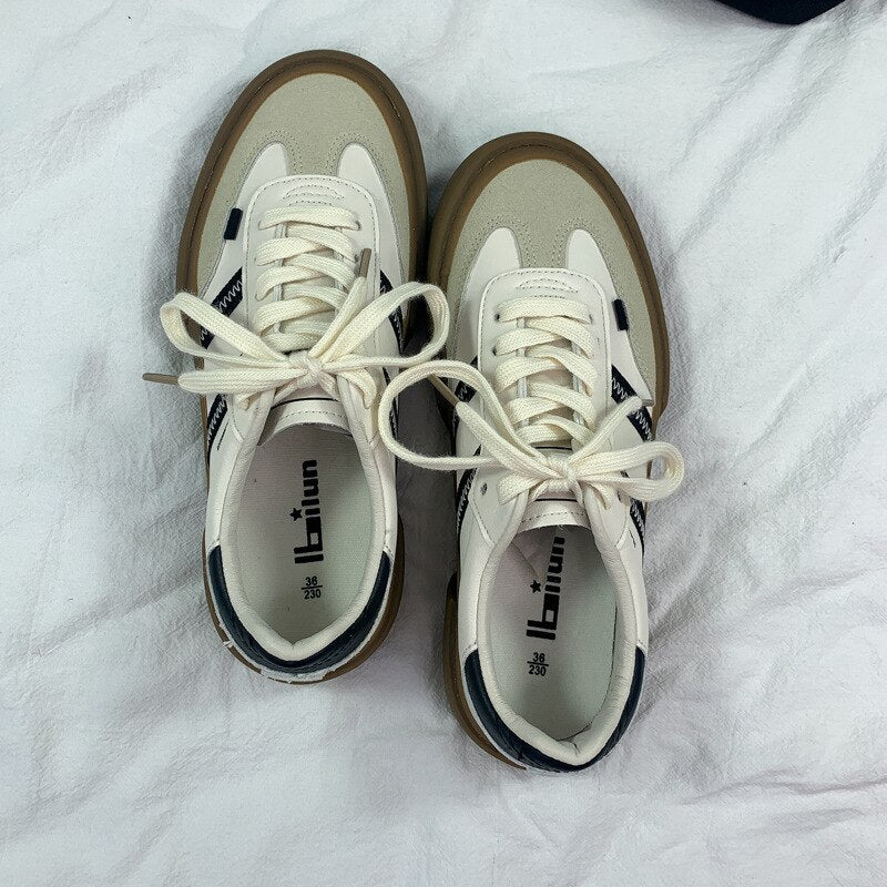 Couple Shoes for Woman Classic Sneakers Women  Spring New Leather Retro Lace -up Casual Flats Plus Size 44 Women Sneakers