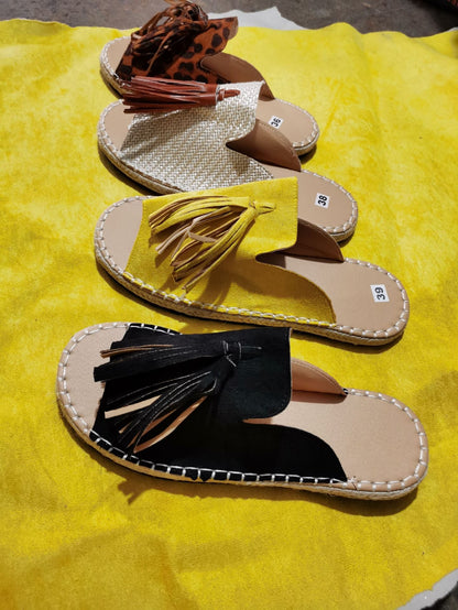 Women Flat Flip Flops Tassel Lace Up Casual Sandals Round Toe Plus Size Straw Sandals Lightweight Comfortable Beach Slippers