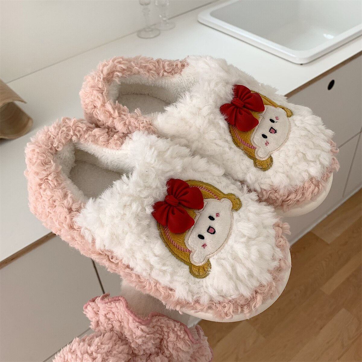 New Couple Fashion Adult Sandals Non-slip Warmth Thick-soled Indoor and Outdoor Fur Shoes men's Flip-flops Home Sleepers women's