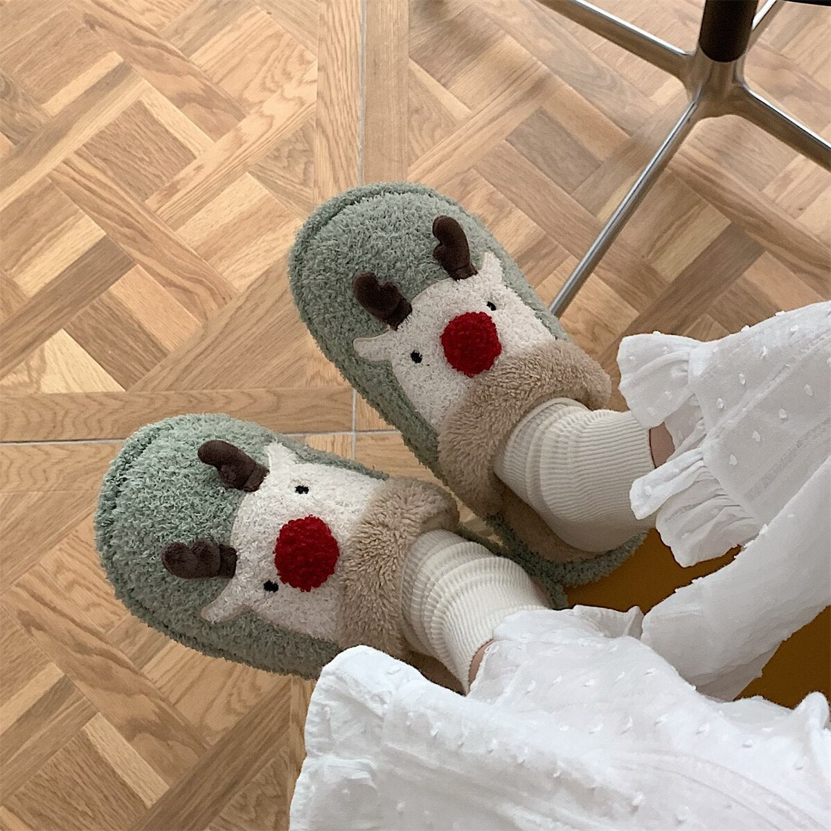 New girl heart cotton slippers female autumn and winter cartoon Christmas cute knot plush non-slip indoor shoes home