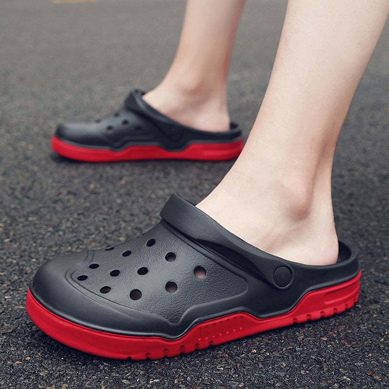 New Men Sandals Crocks Summer Slippers Fashion Hole Shoes Crok Rubber Clogs Breathable Garden Shoes Classic Beach Flat Sandals