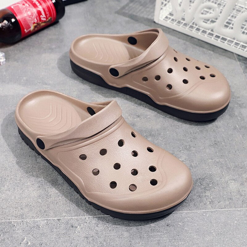 New Men Sandals Crocks Summer Slippers Fashion Hole Shoes Crok Rubber Clogs Breathable Garden Shoes Classic Beach Flat Sandals