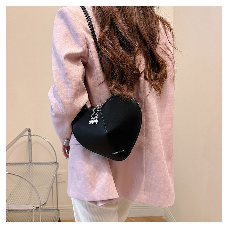 XIANGTUIBAO Heart Trendy Elegant Small Bag for Women  New Trendy All-Matching Western Style Shoulder Bag High Texture Niche Messenger Bag