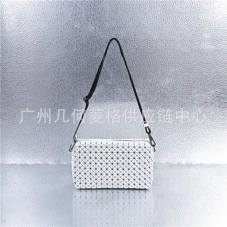 XIANGTUIBAO Japanese Women's Bag Same Geometric Rhombus Saddle Bag Shoulder Crossbody Portable Silicone Camera Bag for Life Pillow Bag Tide