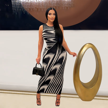 XIANGTUIBAO  New  summer new black and white stripes gradual change sexy slim waist hip tight dress