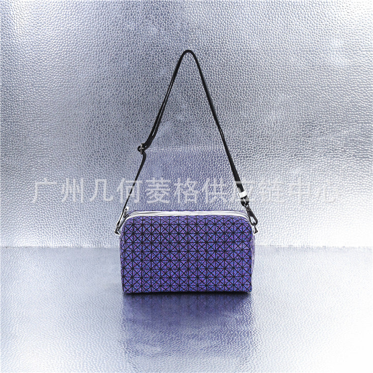 XIANGTUIBAO Japanese Women's Bag Same Geometric Rhombus Saddle Bag Shoulder Crossbody Portable Silicone Camera Bag for Life Pillow Bag Tide