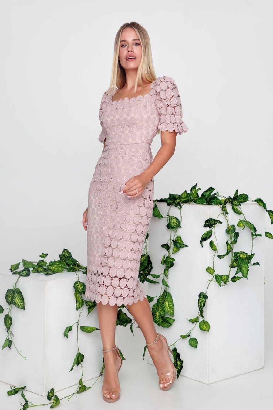 XIANGTUIBAO popular new fashion lace temperament commuter skirt pink mid-waist solid color chest-wrapped mid-length dress