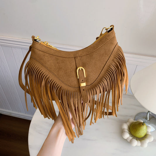 XIANGTUIBAO 2025  tassel large-capacity bag women's popular new women's bag retro women's commuting shoulder bag simple messenger bag