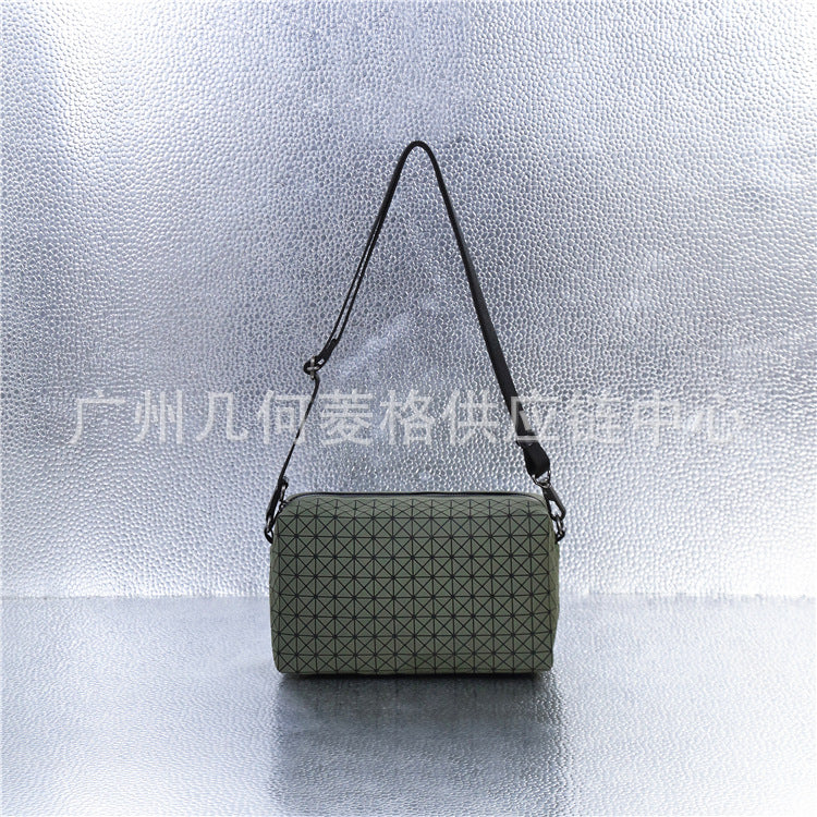 XIANGTUIBAO Japanese Women's Bag Same Geometric Rhombus Saddle Bag Shoulder Crossbody Portable Silicone Camera Bag for Life Pillow Bag Tide