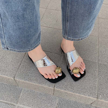 xiangtuibao Metal Flip Flops Fashion  Trend Woman Slippers Ladies Low Heels Casual Outdoor Slides Slippers Women Flats Designer Shoes