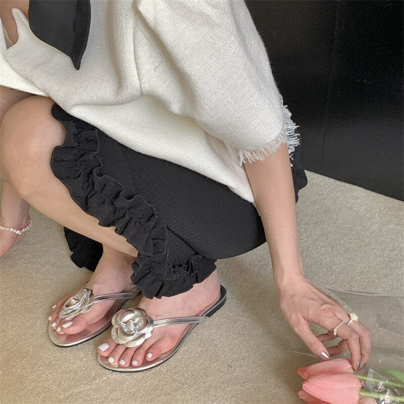 xiangtuibao Flower Slippers Women Sandals Summer Lazy Shoes Ladies Ins Flat Flip-Flops Open Toed Party Ladies Shoes Diamond Shoes