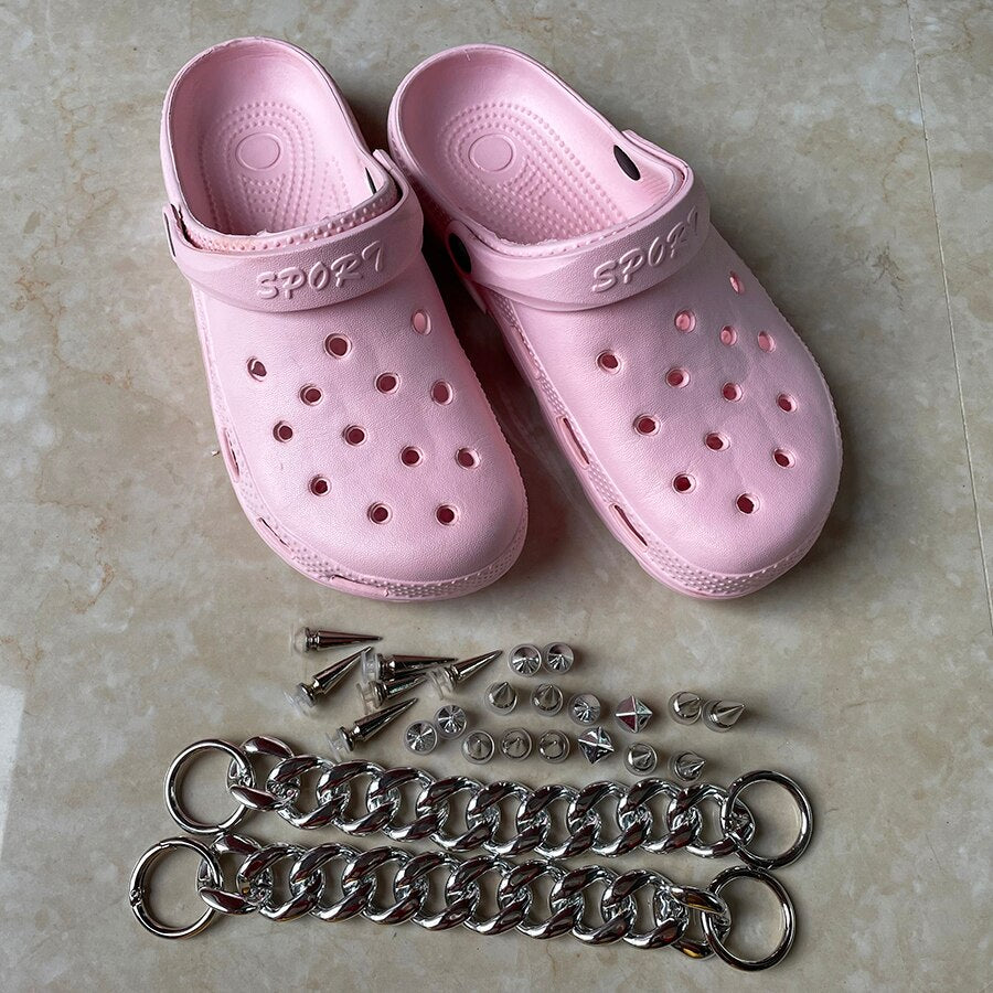 Summer Women Shoes With Charms Chain Rivet Punk Clogs Garden Shoes Cool Girl Sandals Antiskid Flip Flops Female Slippers