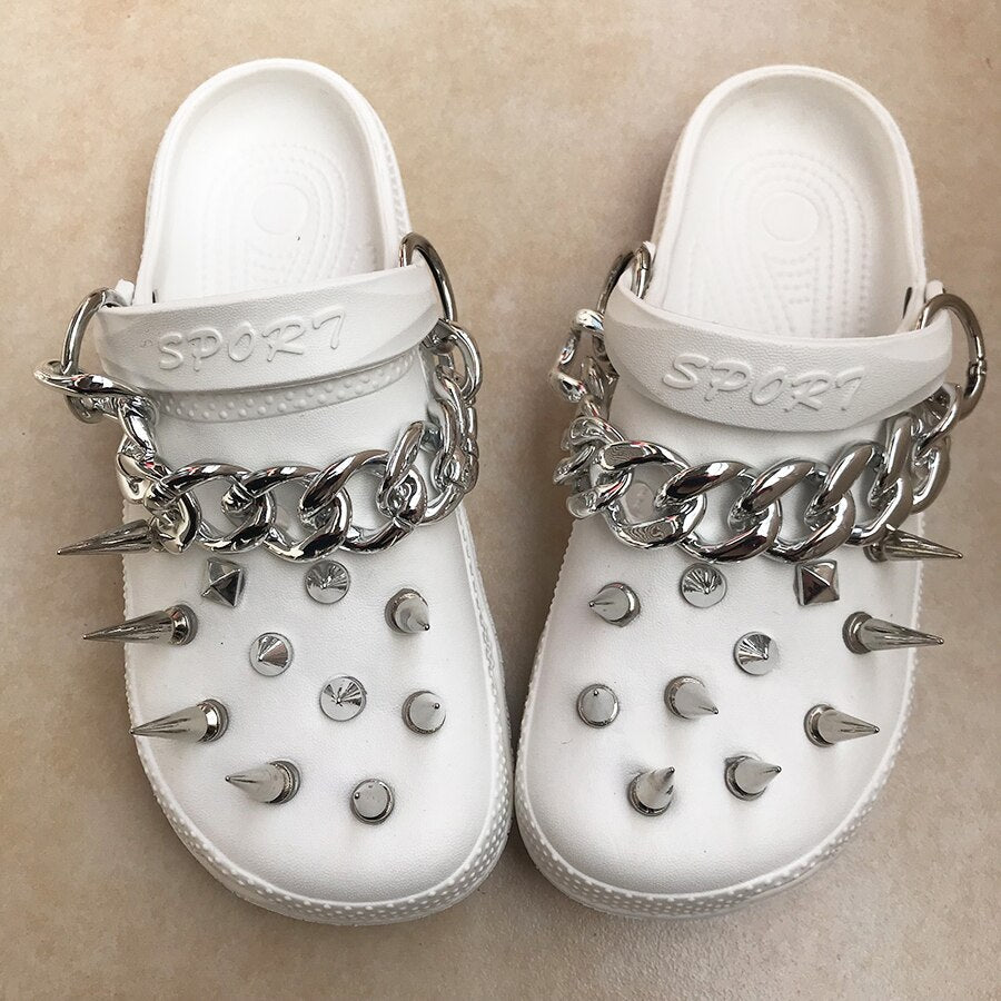 Summer Women Shoes With Charms Chain Rivet Punk Clogs Garden Shoes Cool Girl Sandals Antiskid Flip Flops Female Slippers