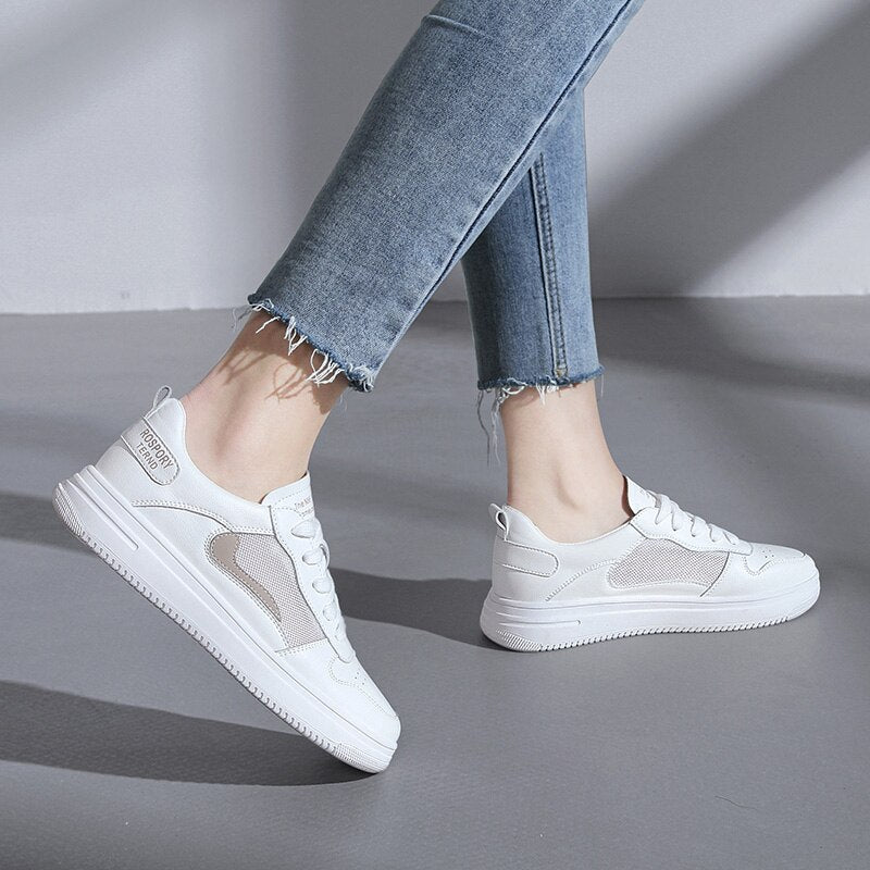 xiangtuibao New women's shoes skate shoes sports  summer lightweight mesh casual shoes travel shoes thick bottom breathable Fashion