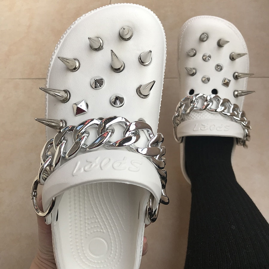 Summer Women Shoes With Charms Chain Rivet Punk Clogs Garden Shoes Cool Girl Sandals Antiskid Flip Flops Female Slippers