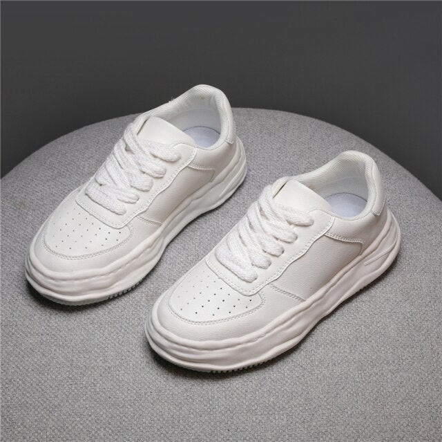 Fashion White Shoes Woman Sneakers Comfort Soft Leather Light Casual Flats Shallow Breathable Loafers Women Platform Shoes