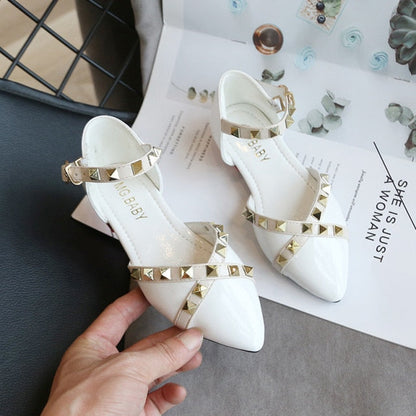 Spring summer new Korean girls sandals children rivets flat shoes fashion princess shoes wild Baotou