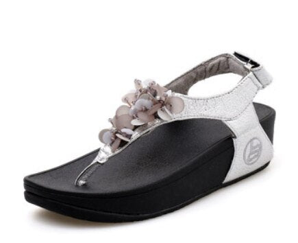 Women Casual Ladies sandals leisure and comfort angled style fashion thick-soled outdoor sandals and slippers