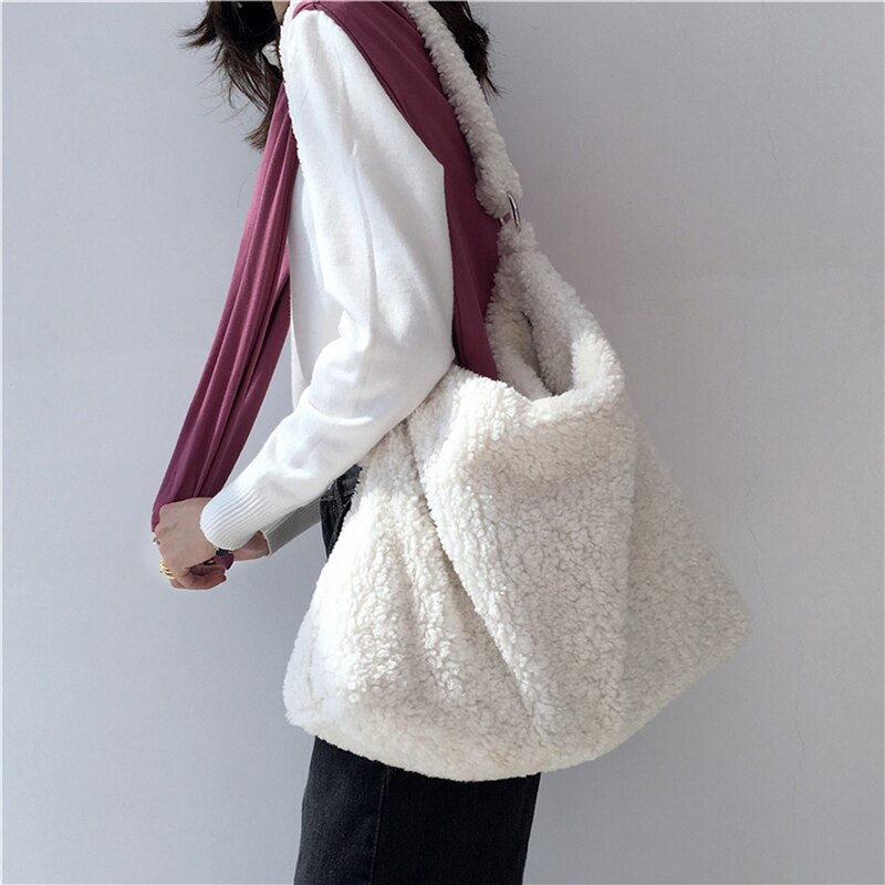 Winter Lambswool Women Handbags Luxury Designer White Shoulder Bags Brand Faux Fur Large Tote Female Messenger Bag Bucket Bag