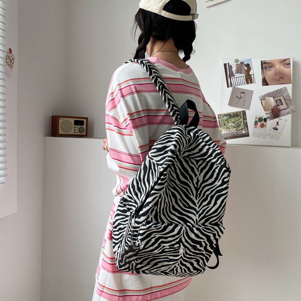 Vintage Zebra Pattern Printing Backpack Casual Women Large Capacity Rucksacks Preppy Style Lady Animal Pattern Knapsack