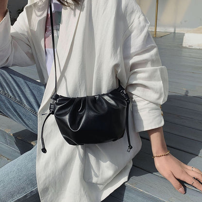 Women&#39;s Premium Shoulder Bag New Fashion Niche Design Messenger Bag Female Wild Western Style Female Bag Mini Cloud Bag