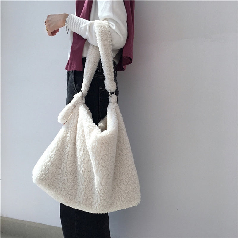 Winter Lambswool Women Handbags Luxury Designer White Shoulder Bags Brand Faux Fur Large Tote Female Messenger Bag Bucket Bag
