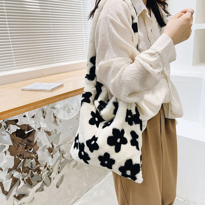 Women Fluffy Plush Shoulder Bag Fashion Ladies Heart Crossbody Bag Autumn Winter Tote Bag Soft Messenger Bag Shopper Bag