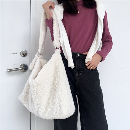 Winter Lambswool Women Handbags Luxury Designer White Shoulder Bags Brand Faux Fur Large Tote Female Messenger Bag Bucket Bag