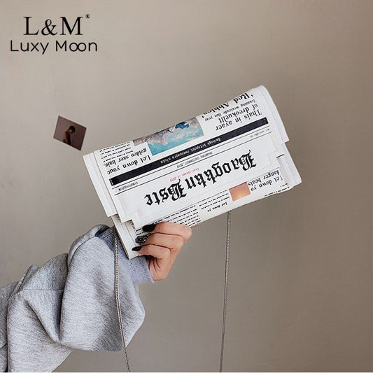 Women Pu Leather Letter Printing Day Clutch Bags Funny Newspapers Envelope Chain Mini Shoulder Bag for Girl Purse Female XA10HT