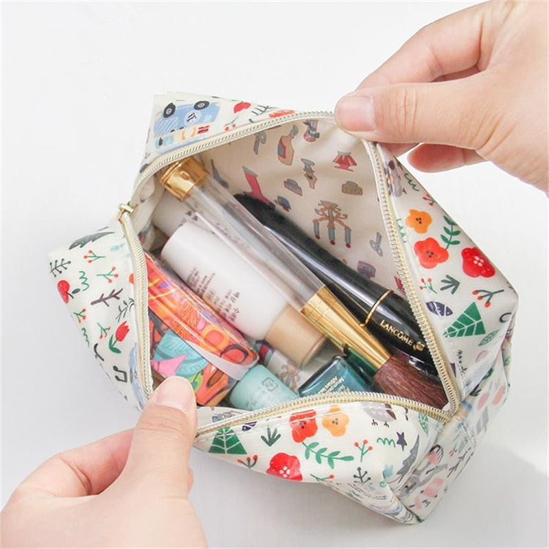 PURDORED 1 pc Cartoon Cosmetic Bag Fish Duck Pattern Women Make Up Bag Travel Floral organizer for cosmetic Toiletry Bag neceser