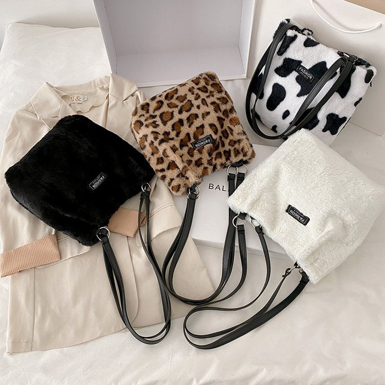 Winter Plush Mini Bag New Leopard Print Lable Shoulder Bucket Bags for Women Hasp Larger Capacity Velvet Shopper Underarm Bag