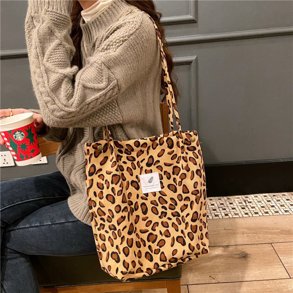 New Retro Women&#39;s Shoulder Bag Simple Solid Color Small Fresh Canvas Bag Literary Women&#39;s Buckle Tote Bag Large Capacity Handbag