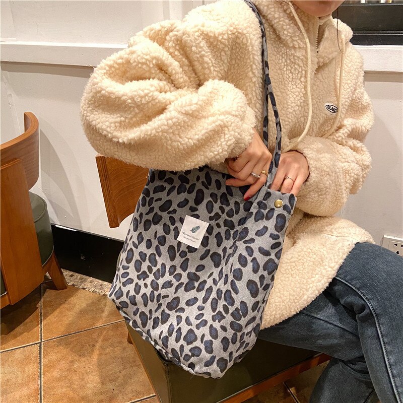 New Retro Women&#39;s Shoulder Bag Simple Solid Color Small Fresh Canvas Bag Literary Women&#39;s Buckle Tote Bag Large Capacity Handbag