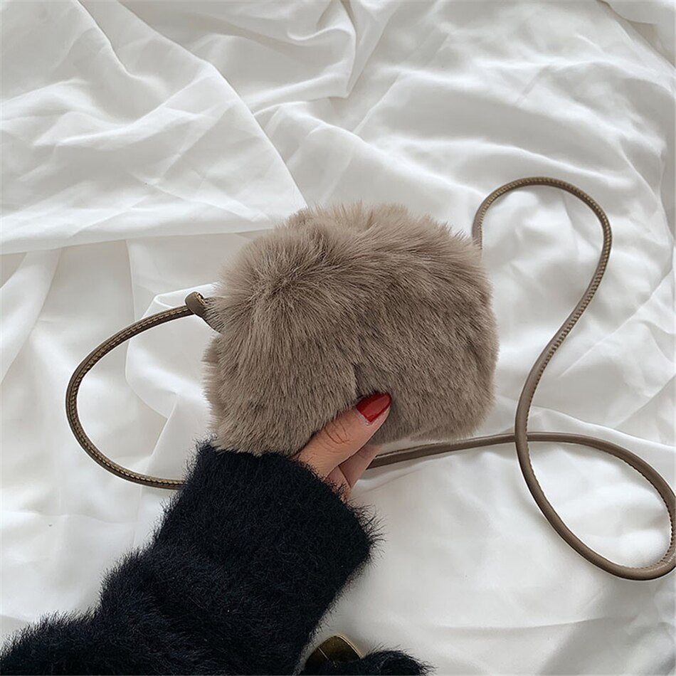 Faux Fur Women's Small Shoulder Messenger Bag Luxury Designer Cute Plush Ladies Mini Phone Bag Winter Purses Warm Crossbody Bag
