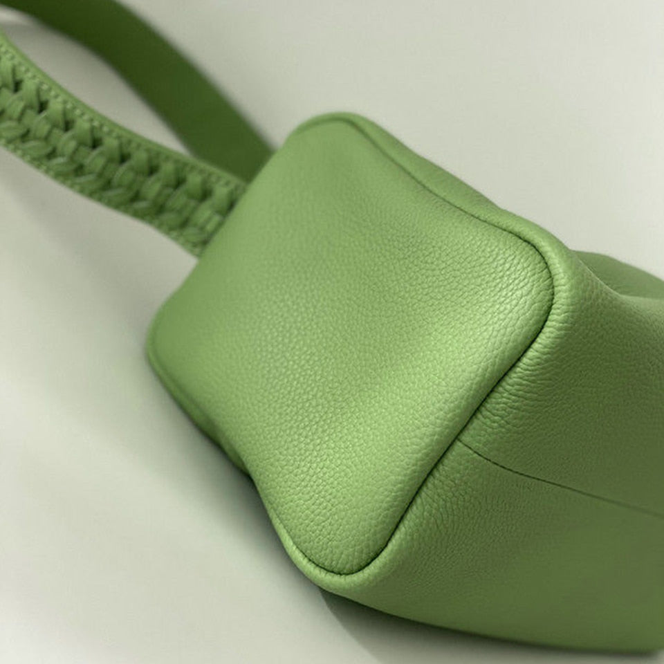 New Version Of Woven Wide Shoulder Straps Thick First Layer Cowhide Women Hand-Held Pillow Bread Bag Green Shoulder Underarm Bag