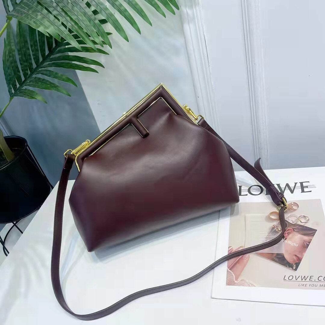 New Female Brand Design Genuine Cowhide Leather Clip Handbag Chain Messenger Bag Clip Clutches Lipstick Mini Bag Women Bag