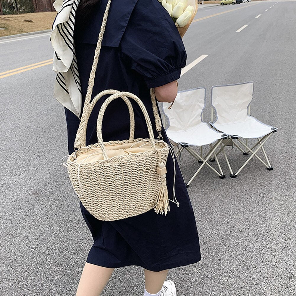 Fashion Tassel Straw Totes Bags Summer Hand-Woven Rattan Women Shoulder Bags Wicker Beach Holiday Handbags Ladies Messenger Bags