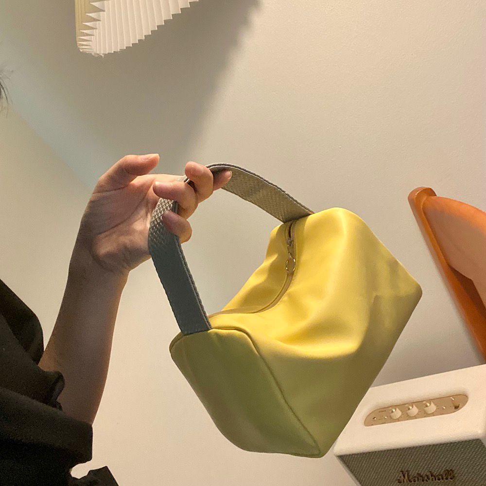 Portable Beauty Cosmetic Pouch Waterproof Toiletries Bag Handbags Convenient Hygiene Travel Makeup Storage Bag Female Wash Bag