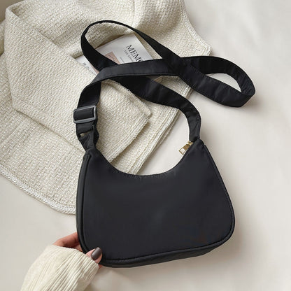 Exquisite Women Shoulder Bag Solid Color Armpit Designer Underarm Bags Leisure Ladies Crescent Daily Dumpling Bags